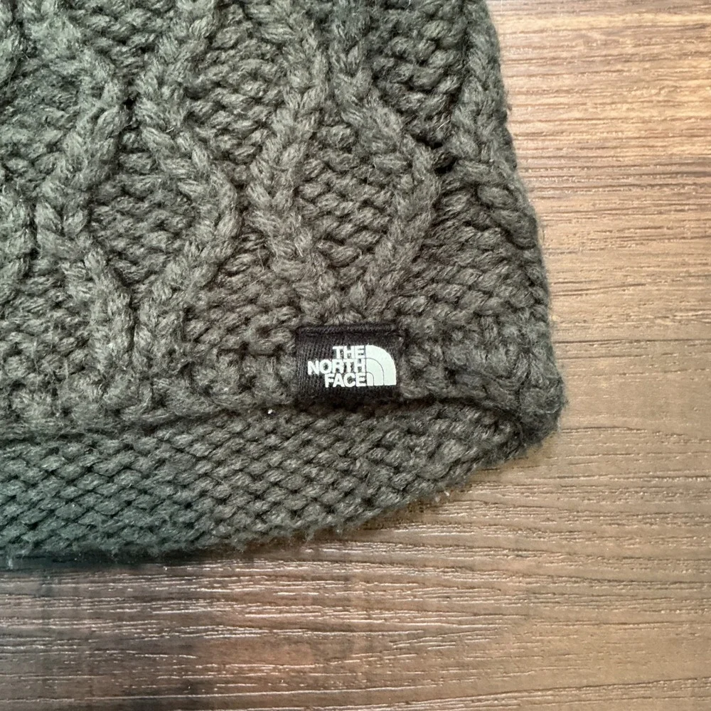 The North Face Cable Knit Beanie Charcoal Grey Logo Winter Hat OSFM Gorpcore